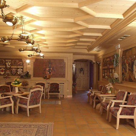 Hotel Villa Jolanda Ziano di Fiemme 外观 照片
