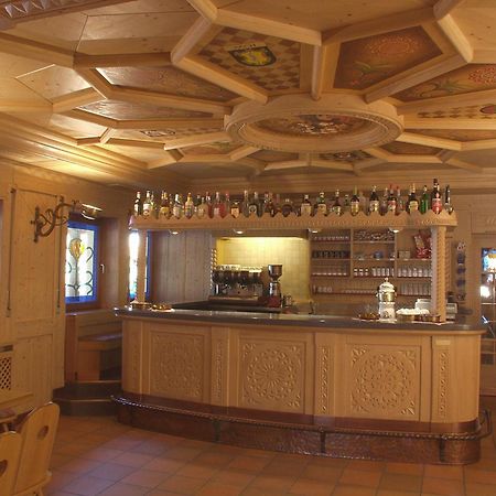 Hotel Villa Jolanda Ziano di Fiemme 外观 照片