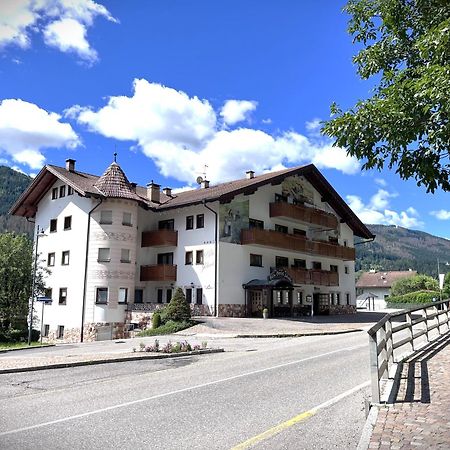 Hotel Villa Jolanda Ziano di Fiemme 外观 照片