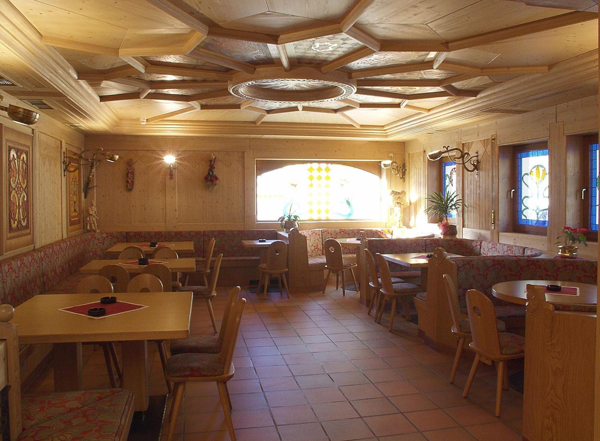 Hotel Villa Jolanda Ziano di Fiemme 外观 照片