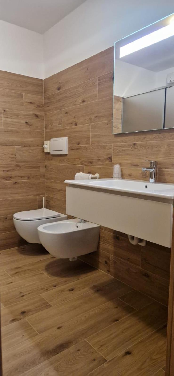 Hotel Villa Jolanda Ziano di Fiemme 外观 照片
